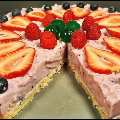 Tarta fría con frutas